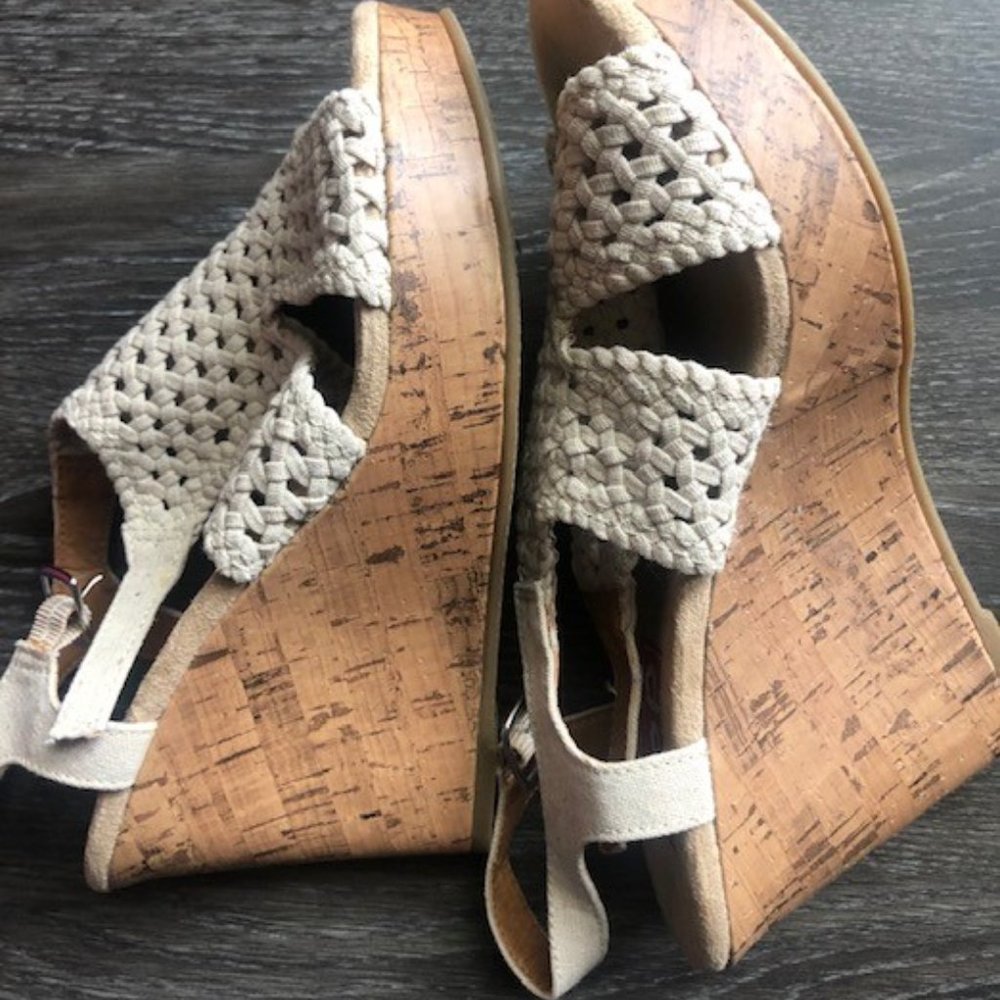 Summer wedges